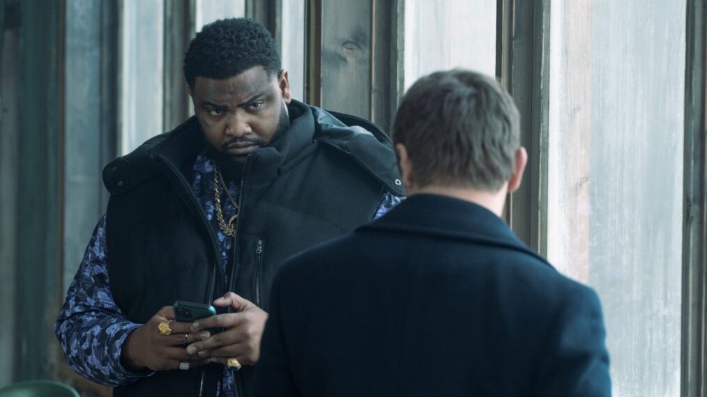 Tobi Bamtefa as Bunny and Jeremy Renner as Mike McLusky in episode 2, season 3 of Mayor of Kingstown