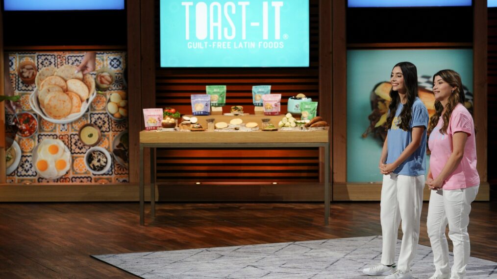 SHARK TANK – “1503” – Entrepreneurs present the Sharks with a lightweight, reusable sandbag; an earth-friendly alternative to human composting; leggings for men; and toasty, ready-to-eat Latin American foods. Recurring guest Shark Daniel Lubetzky returns to the Tank. FRIDAY, OCT. 6 (8:00-9:01 p.m. EDT), on ABC. (ABC/Christopher Willard)