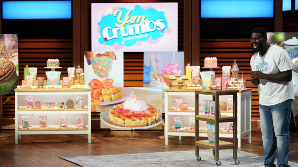 SHARK TANK – “1504” – A new group of hopeful entrepreneurs appear in front of the Sharks to pitch tilt-able and flippable reading glasses, an exciting educational game for kids, a pair of high-tech ski goggles and a line of delicious dessert toppings. FRIDAY, NOV. 17 (8:00-9:01 p.m. EST), on ABC. (Disney/Christopher Willard)