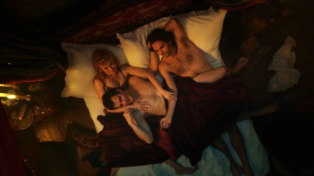 Hannah New, Luke Thompson, and Lucas Aurelio in 'Bridgerton' Season 3
