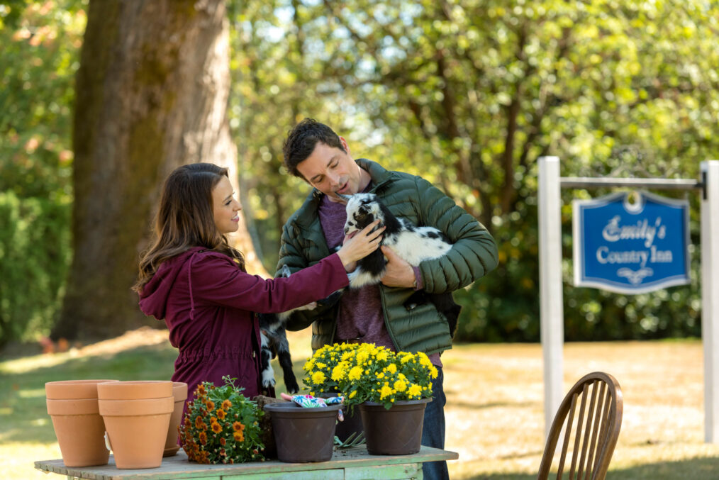 Lacey Chabert and Brennan Elliott in 'All of My Heart: Inn Love'