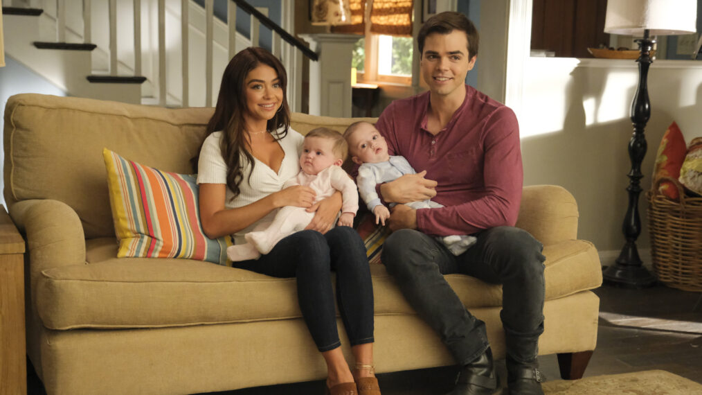 Sarah Hyland as Haley and Reid Ewing as Dylan in 'Modern Family'
