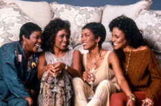 Loretta Devine, Whitney Houston, Angela Bassett, Lela Rochon in Waiting to Exhale