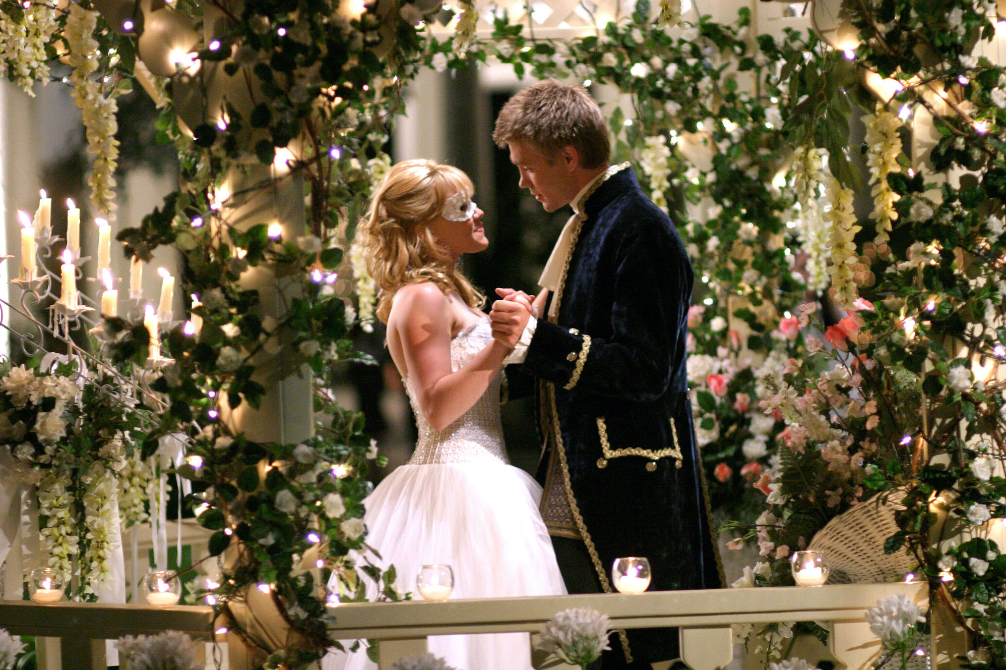 Hilary Duff, Chad Michael Murray in 'A Cinderella Story'