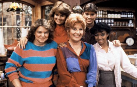 Mindy Cohn, Lisa Whelchel, Charlotte Rae, Nancy McKeon, Kim Fields on Facts of Life