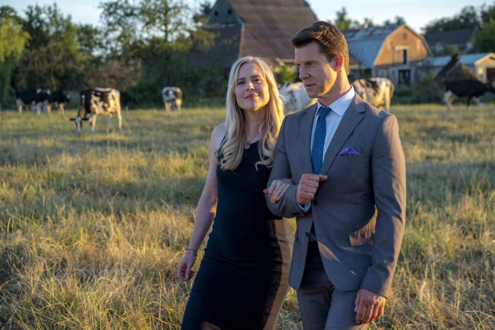 Kristin Booth and Eric Mabius in 'Signed, Sealed, Delivered: Home Again'