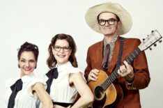 Lisa Loeb and Hollow Trees