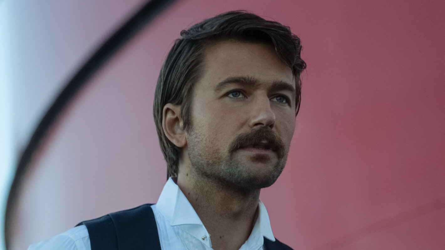 '1923' Season 2 Brandon Sklenar Teases 'Darker' Final Season(00)