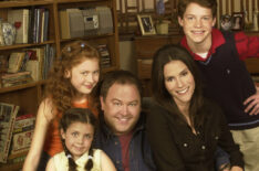 Soleil Borda, Renee Olstead, Mark Addy, Jami Gertz, Taylor Ball in Still Standing