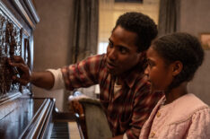 John David Washington as Boy Willie and Skylar Smith as Maretha in The Piano Lesson