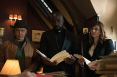 Aasif Mandvi as Ben Shakir, Mike Colter as David Acosta and Katja Herbers as Kristen Bouchard in 'Evil' Season 4 Episode 12 'Fear of the Other'