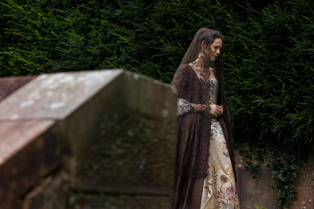 Caitriona Balfe in 'Outlander' Season 2