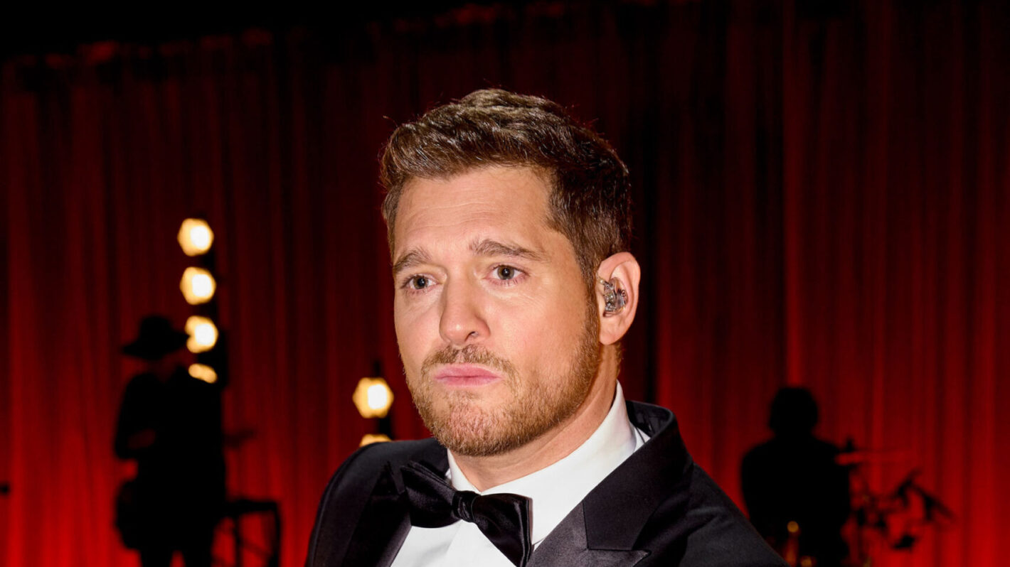 'The Voice' Michael Bublé Talks Season 26 Coaches, Bonding With Snoop Dogg