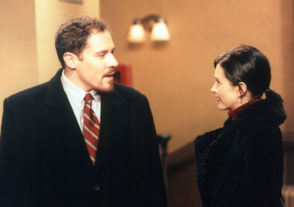 Jon Favreau as Pete and Courteney Cox as Monica on 'Friends'