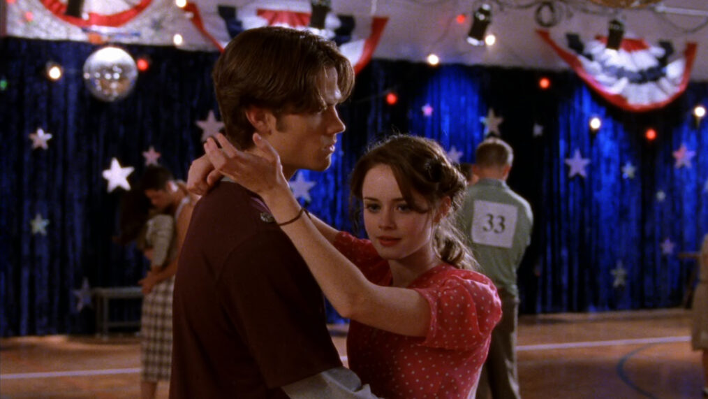Dean Forester (Jared Padalecki) and Rory Gilmore (Alexis Bledel) dancing in Season 3, Episode 7 of 'Gilmore Girls'