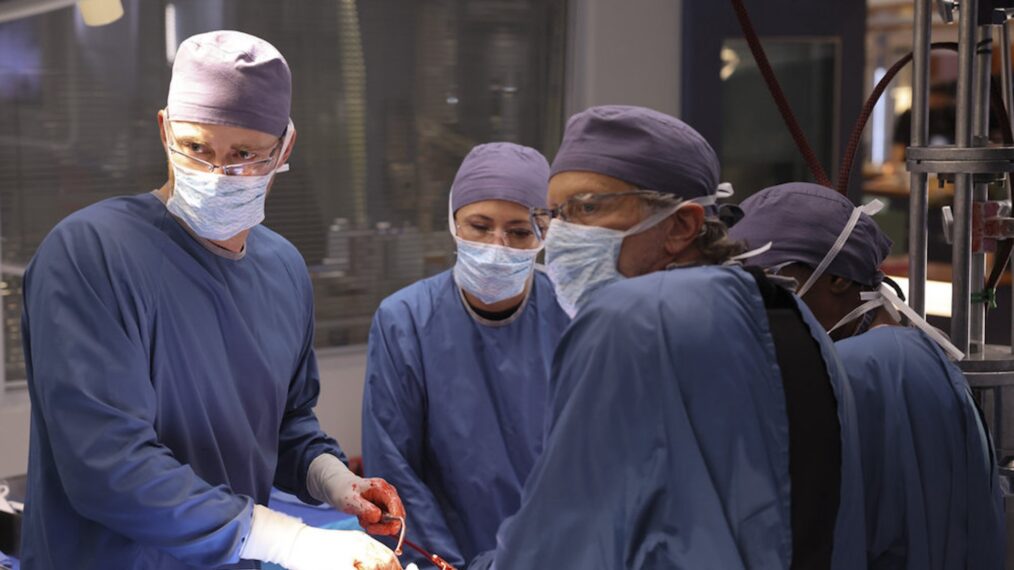 Luke Mitchell as Dr. Mitch Ripley, Steven Weber as Dr. Dean Archer — 'Chicago Med' Season 10 Premiere 