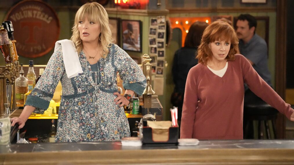 Melissa Peterman as Gabby, Reba McEntire as Bobbie in 'Happy's Place'