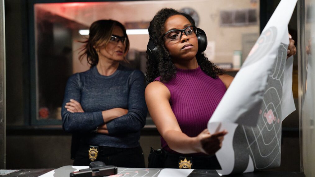 Mariska Hargitay as Capt. Olivia Benson, Aimé Donna Kelly as Capt. Curry — 'Law & Order: SVU' Season 26 Premiere 