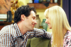 Paul Rudd, Lisa Kudrow in 'Friends' Season 9