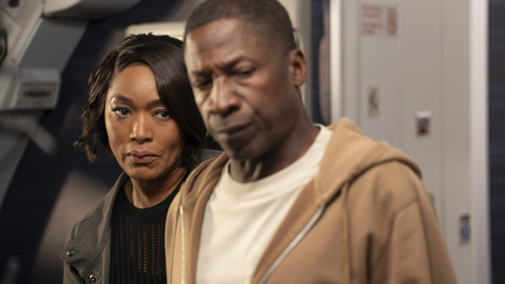 Angela Bassett as Athena Grant, Glenn Plummer as Dennis Jenkins — '9-1-1' Season 8 Episode 2 