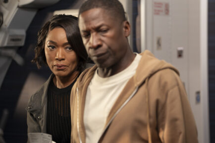 Angela Bassett as Athena Grant, Glenn Plummer as Dennis Jenkins — '9-1-1' Season 8 Episode 2 "When the Boeing Gets Tough..."