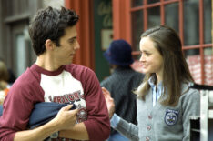 Milo Ventimiglia, Alexis Bledel in Gilmore Girls - 'Lorelai's Graduation Day'