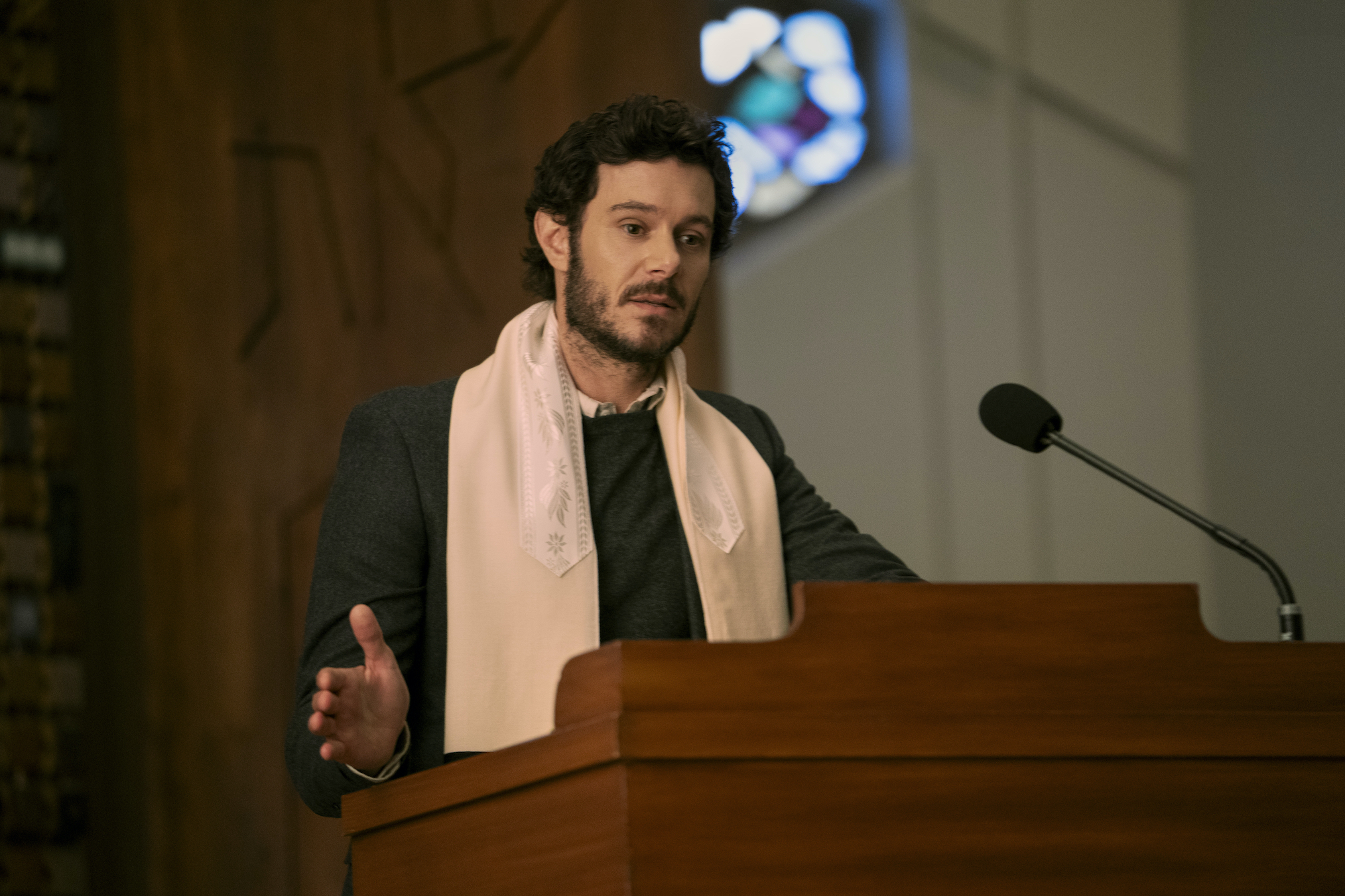 Adam Brody as Noah in episode 101 of Nobody Wants This