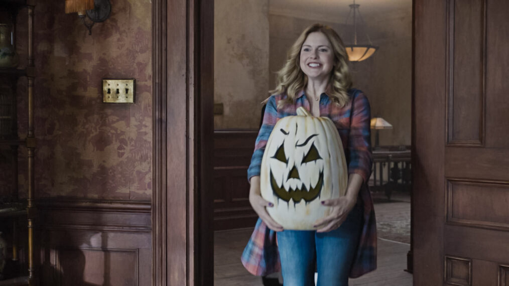 Rose McIver in 'Ghosts' Season 4