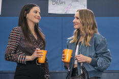 Jackie Tohn as Esther, Kristen Bell as Joanne in episode 107 of Nobody Wants This