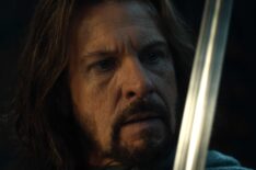 Lloyd Owen as Elendil holding the sword Narsil in 'LOTR: The Rings of Power' Season 2 finale