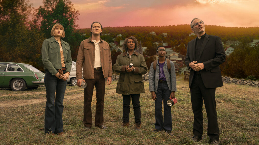 Alfre Woodard, John Benjamin Hickey, Makenzie Leigh, Lewis Pullman, and Jordan Preston Carter in 'Salem's Lot' on Max