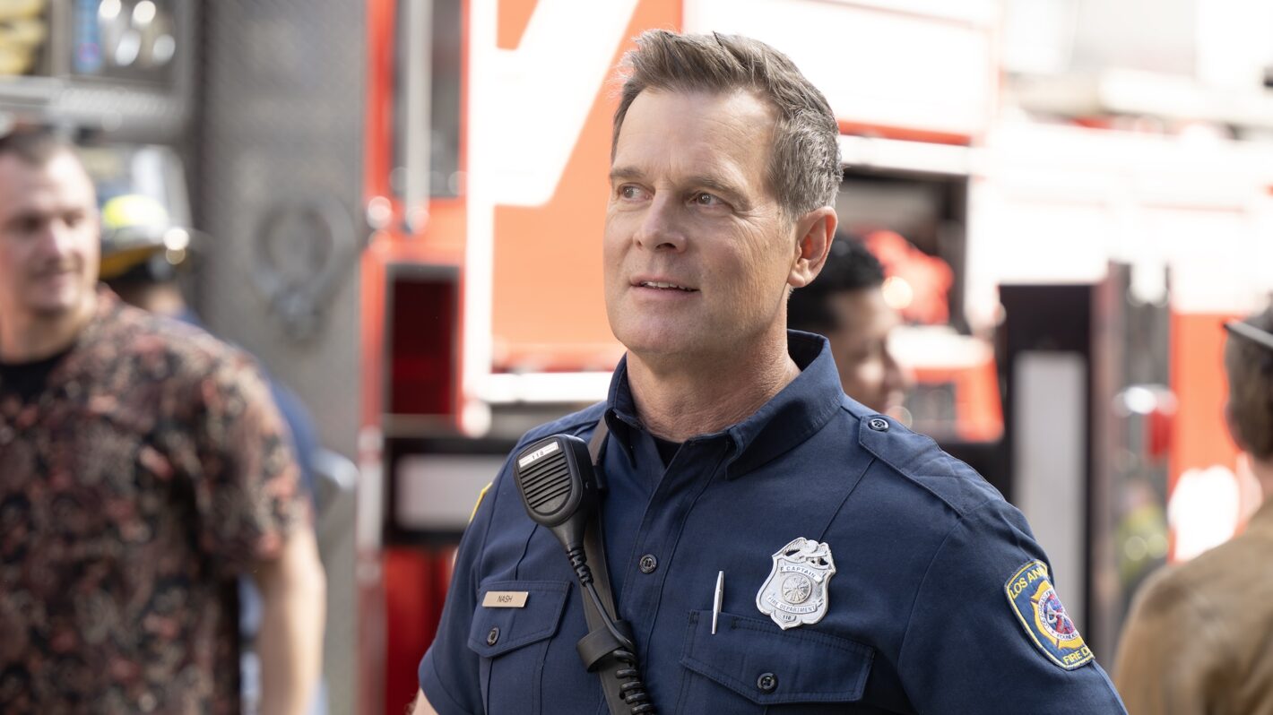 <a href="https://www.tvinsider.com/1162001/911-season-8-bobby-athena-house-118-brad-peter-krause/">‘9-1-1’: Peter Krause Talks Huggable Bobby, His House With Athena & More</a>