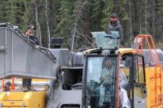 Rick Ness, Ryan Kent and Kyle Lawson on 750 Excavator during build in Gold Rush