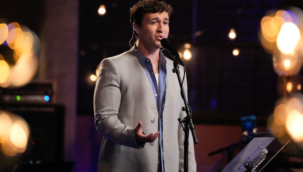 'The Voice' Exclusive Playoffs Performance Jeremy Beloate Brings Snoop