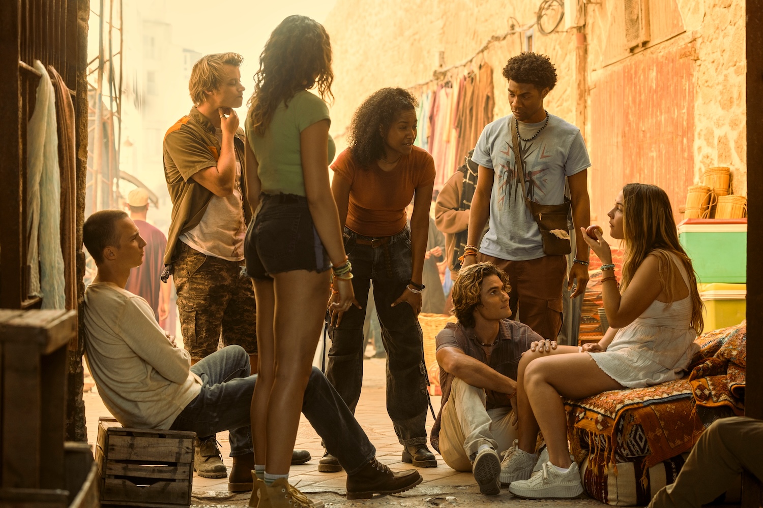 Drew Starkey as Rafe, Rudy Pankow as JJ, Madison Bailey as Kiara, Carlacia Grant as Cleo, Chase Stokes as John B, Jonathan Daviss as Pope, Madelyn Cline as Sarah Cameron in the 'Outer Banks' Season 4 finale