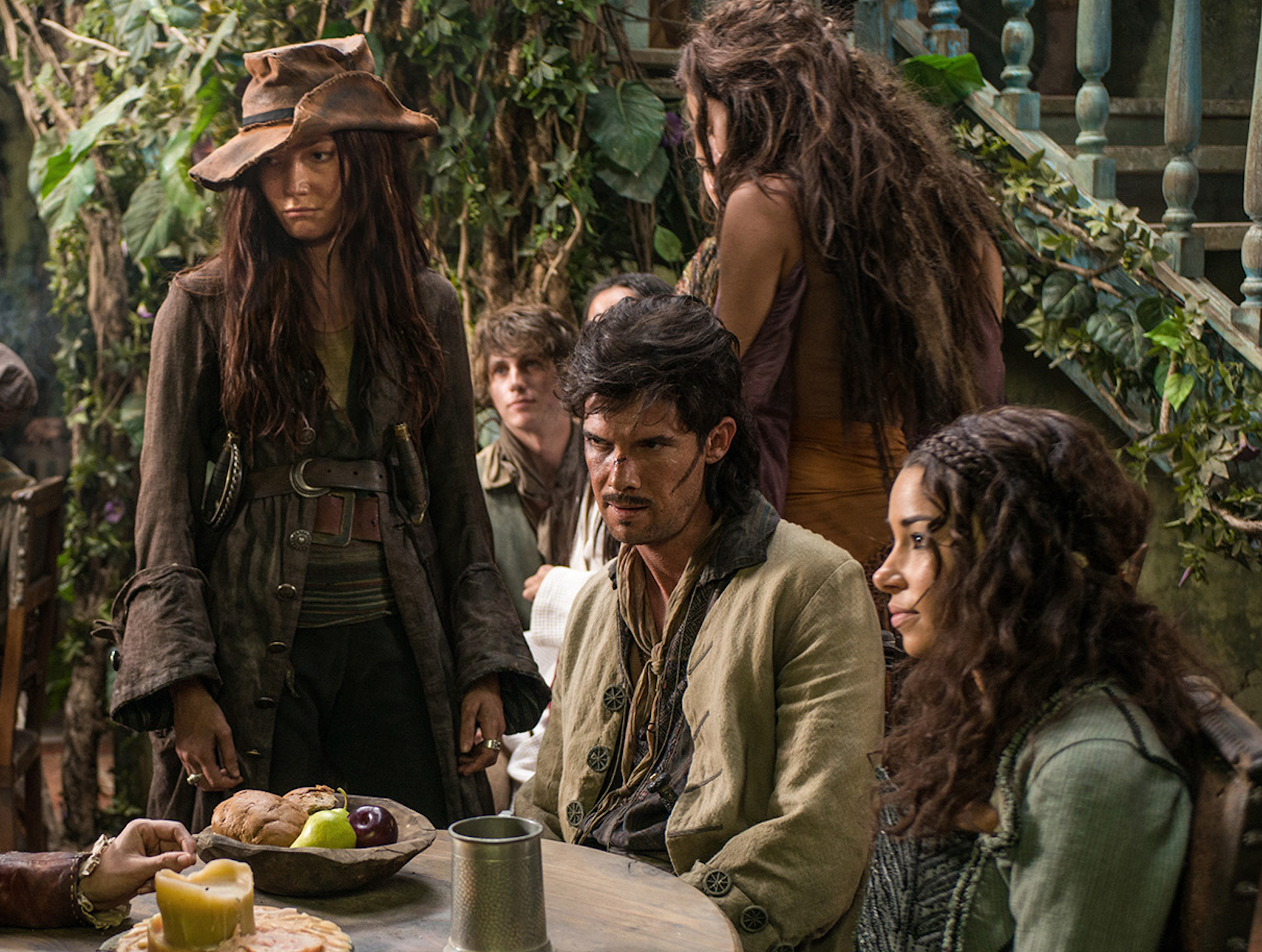 BLACK SAILS, l-r: Clara Paget, Toby Schmiz, Jessica Parker Kennedy in 'Black Sails'