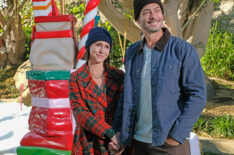Jennifer Love Hewitt and Brian Hallisay in The Holiday Junkie