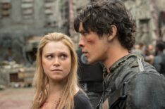 Eliza Taylor as Clarke Griffin and Bob Morley as Bellamy Blake on 'The 100'