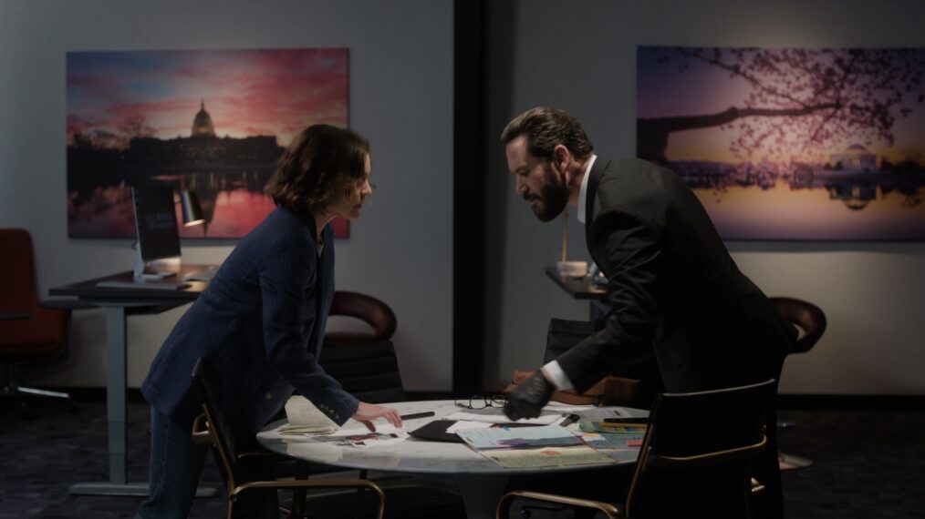 Kelli Williams as Margaret and Mark-Paul Gosselaar as Sir — 'Found' Season 2 Episode 6 