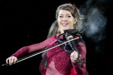 Lindsey Stirling performs at halftime of the NFL game between the Miami Dolphins and Green Bay Packers at Lambeau Field on November 28, 2024, in Green Bay, Wisconsin
