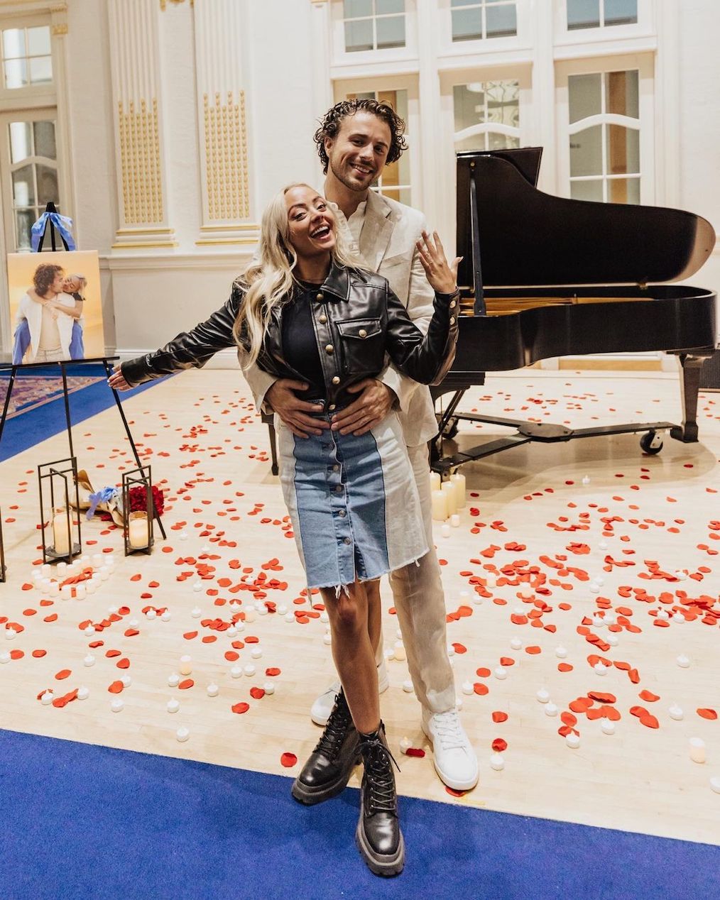 Madilyn Paige and Tanner James of 'The Voice' in their engagement photo.
