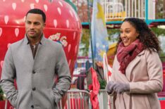 Michael Xavier, Tamera Mowry-Housley in 'Christmas Comes Twice'