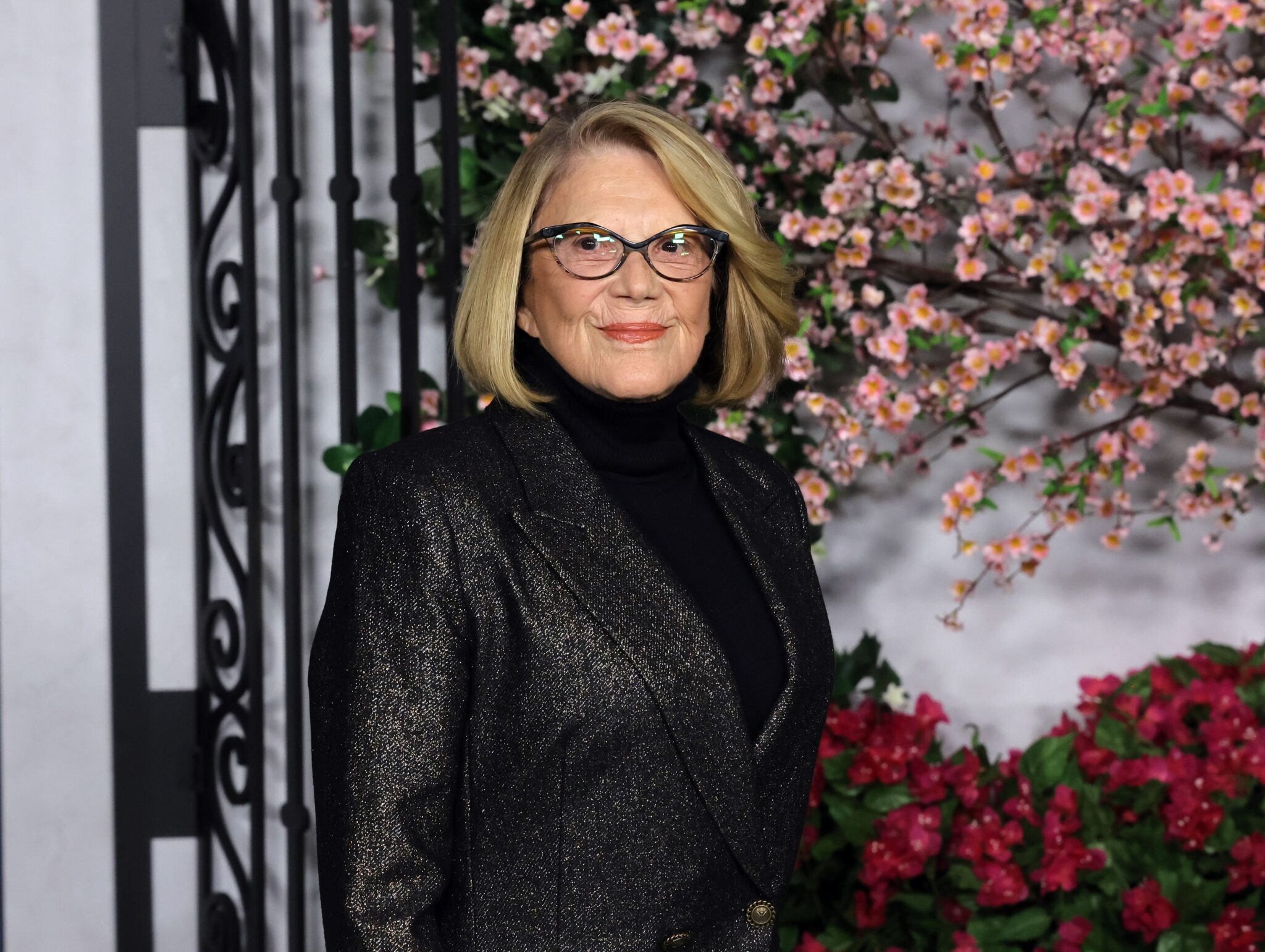 Linda Lavin: What Really Happened With That Co Star? - l4yylqa
