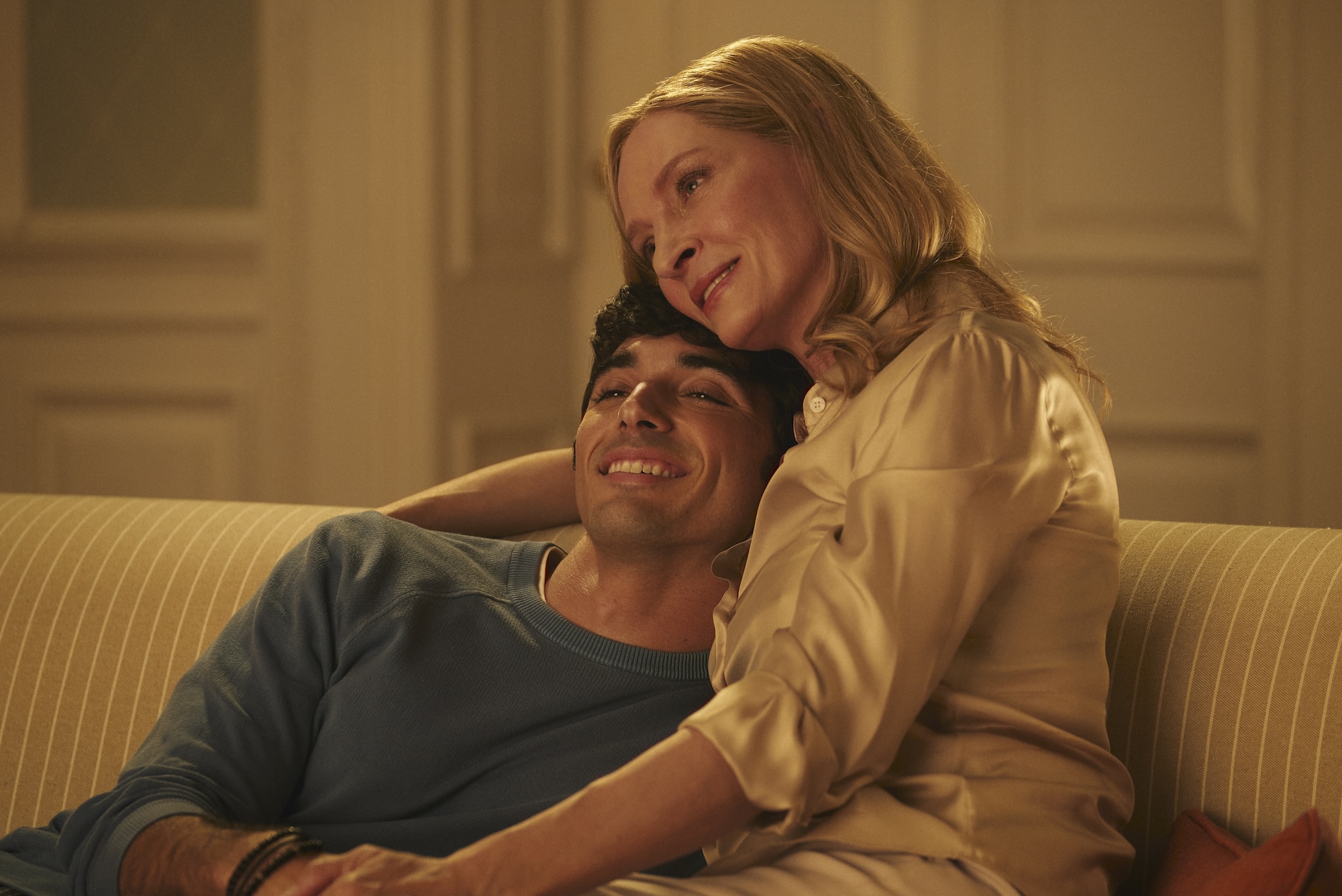 Taylor Zakhar Perez as Alex Claremont-Diaz and Uma Thurman as President Ellen Claremont in in Prime Video’s Red, White & Royal Blue.