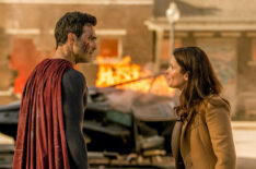 Tyler Hoechlin as Superman and Elizabeth Tulloch as Lois Lane in Superman and Lois - 'It Went by So Fast'