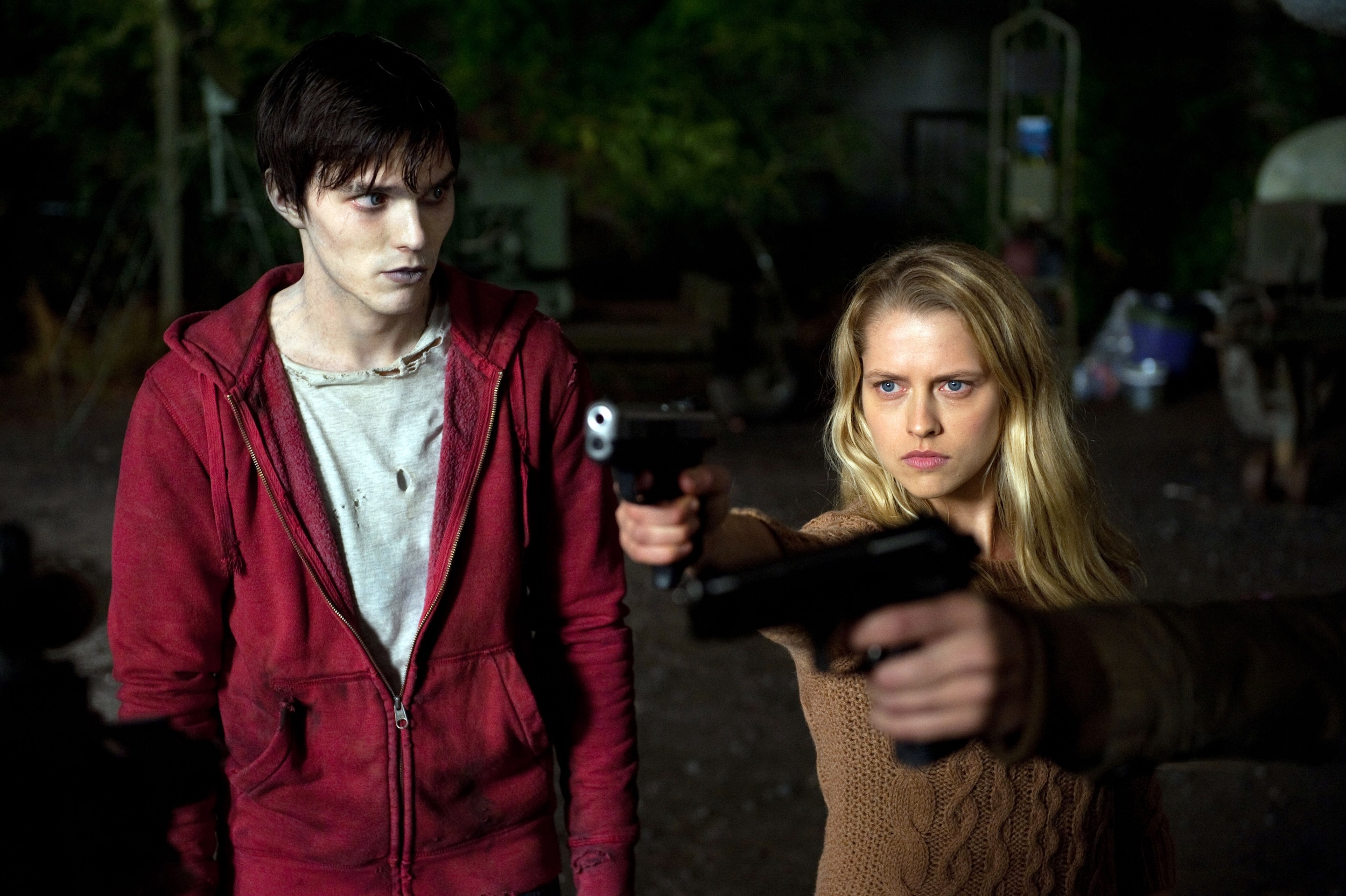Nicholas Hoult, Teresa Palmer in 'Warm Bodies'