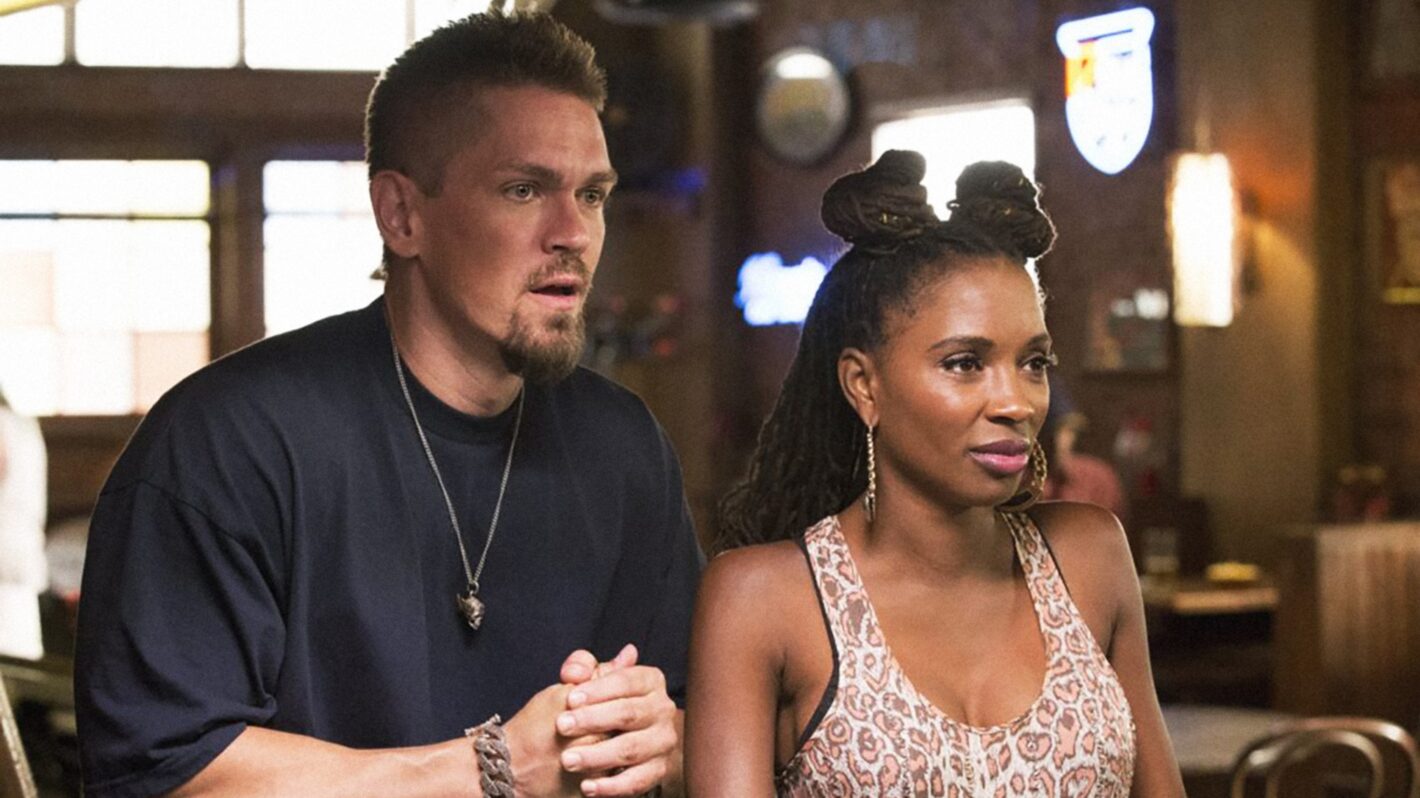 Steve Howey and Shanola Hampton in 'Shameless'
