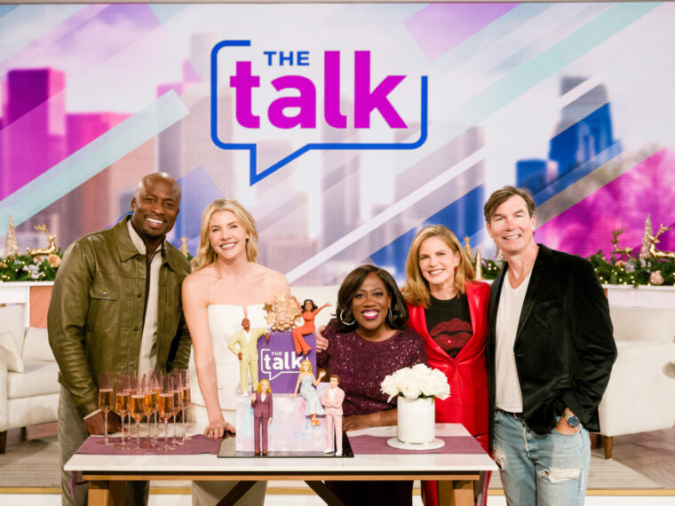 Akbar Gbajabiamila, Amanda Kloots, Sheryl Underwood, Natalie Morales and Jerry O’Connell during 'The Talk's final week