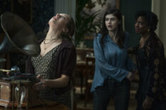 Alyssa Jirrels as Moira Mayfair, Alexandra Daddario as Dr. Rowan Fielding, K. Steele as Evelynne Mayfair - Mayfair Witches _ Season 2, Episode 4