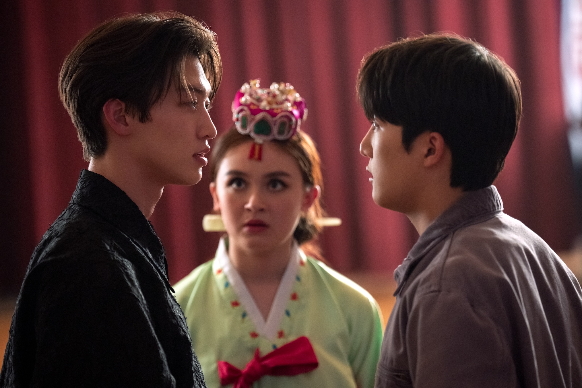 Sang Heon Lee, Anna Cathcart, and Choi Min-yeong in XO, Kitty Season 1